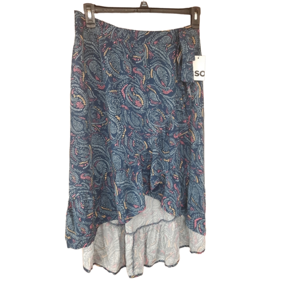 New SO women's ruffled skirt size large